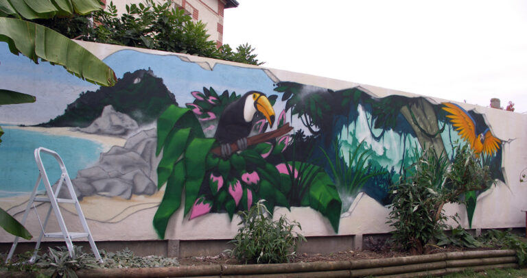 Graff d'un mur avec jardin exotique dans le Loiret