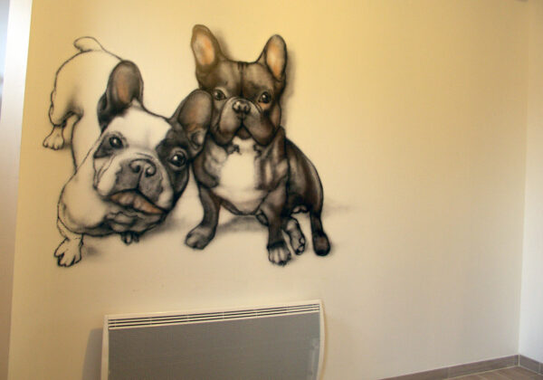 Déco graff à Troyes avec des Bulldogs