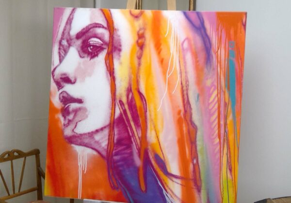 Portrait d'une femme décograffée sur une toil