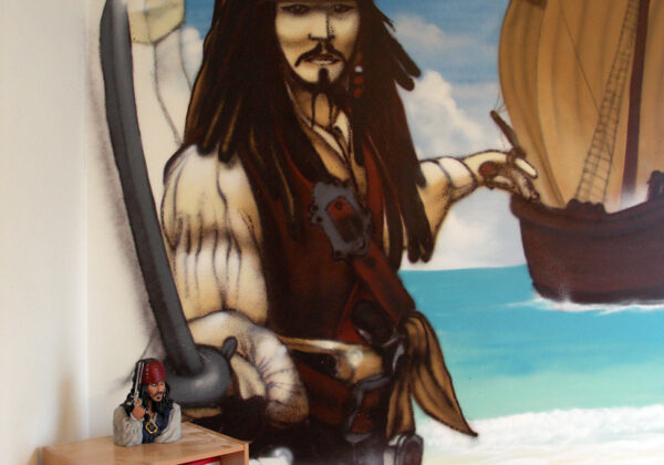 Décoration d'un mur avec un pirate