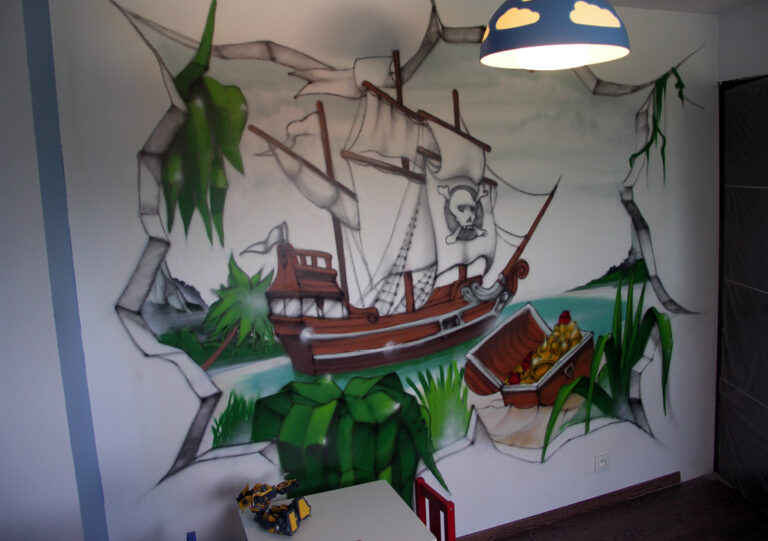 Graffiti de corsaires dans une chambre d'enfant