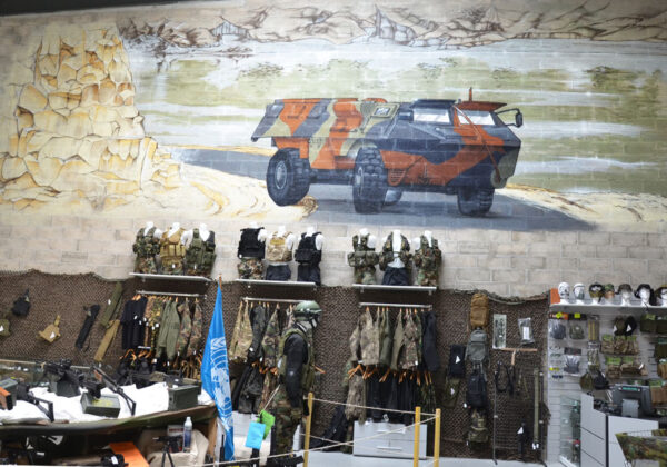 Fresque réalisée par le taggueur pro d'un camion de l'ONU